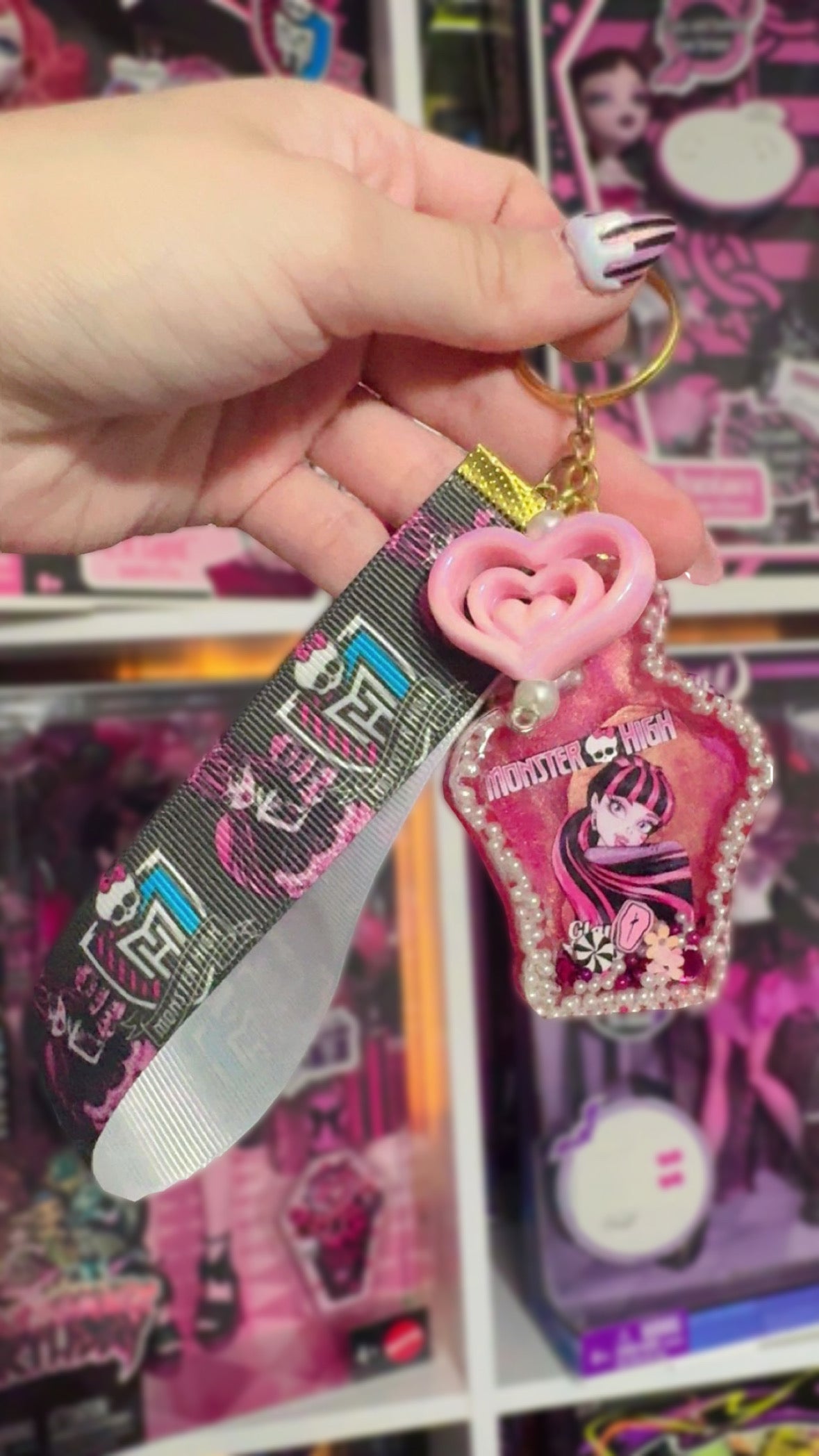 ✨⚰️💞Draculaura Keychain💞⚰️✨