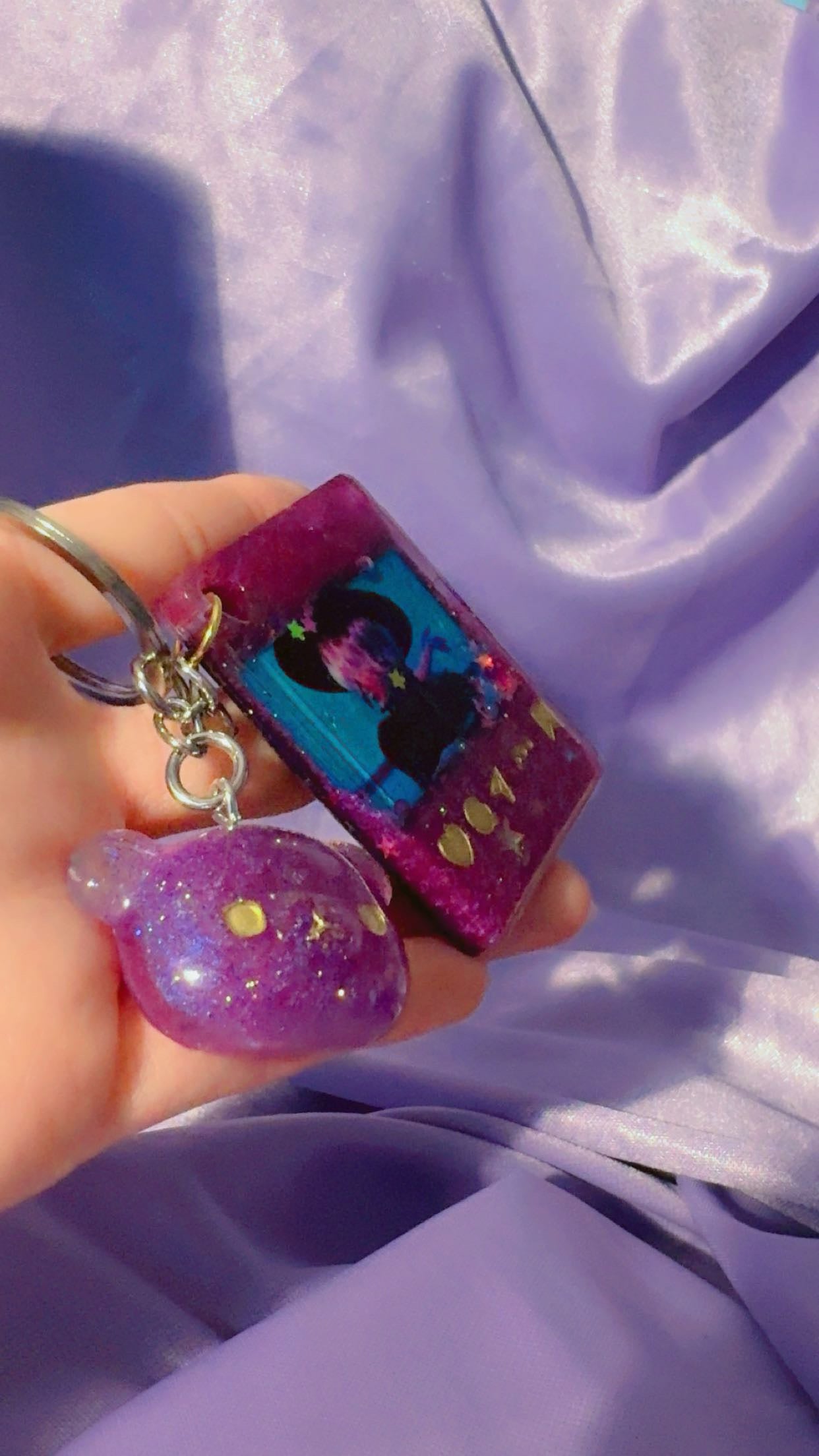 💥😈Kpop Demons: Mystery Shaker Keychain😈💥